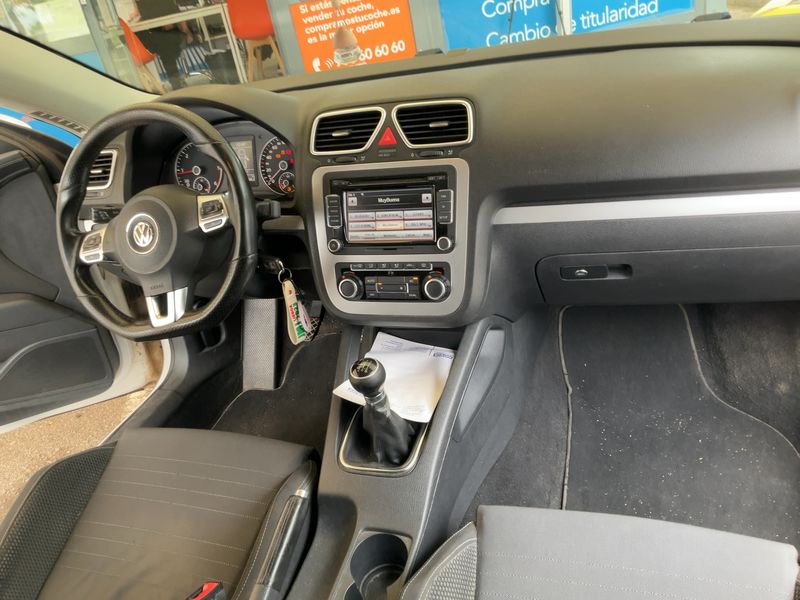 Volkswagen Scirocco 2.0 TDI 2010 – снимка 17