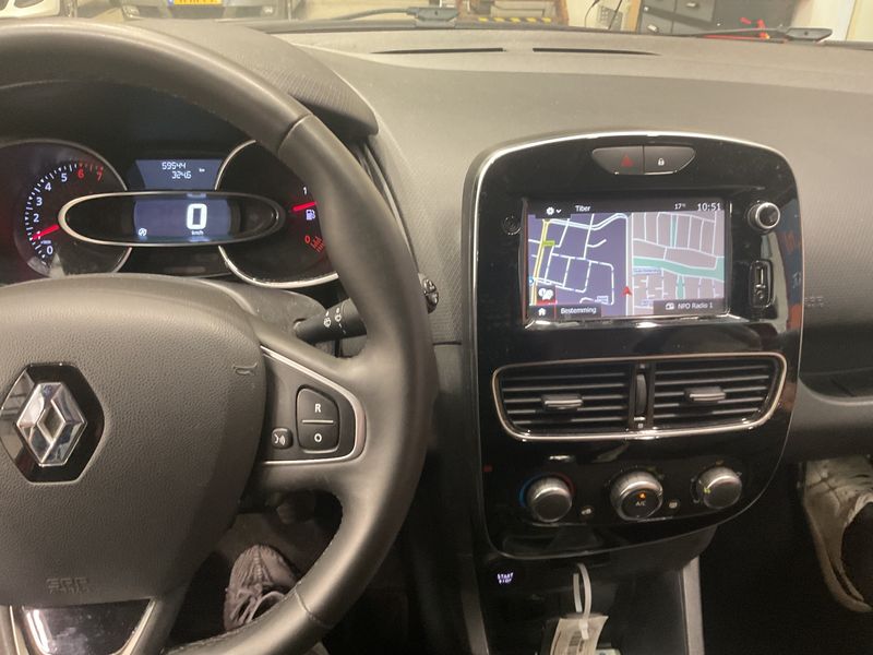 Renault Clio 0.9 Limited 2018 – снимка 18