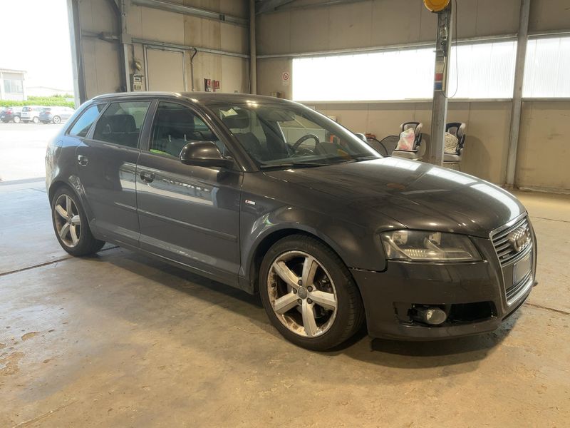 Audi A3 Sportback 2.0 TDI quattro Ambition 2009 – снимка 12