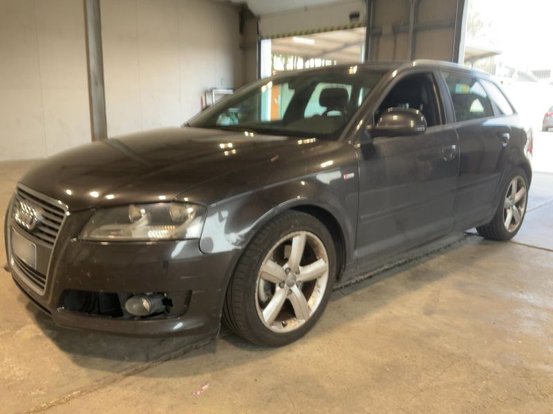 Audi A3 Sportback 2.0 TDI quattro Ambition 2009 – снимка 2