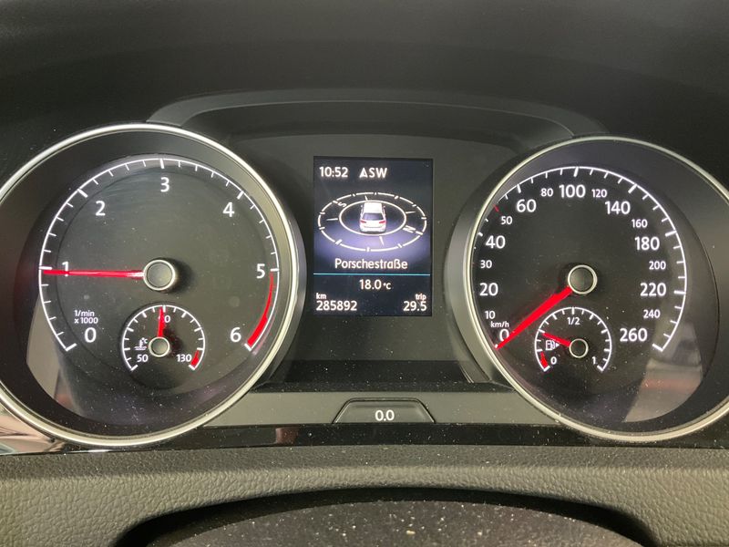 Volkswagen Golf VII 2.0 TDI Highline BlueMotion Tech 2018 – снимка 19