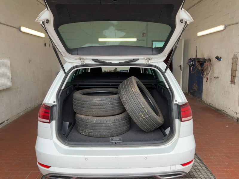 Volkswagen Golf VII 2.0 TDI Highline BlueMotion Tech 2018 – снимка 16