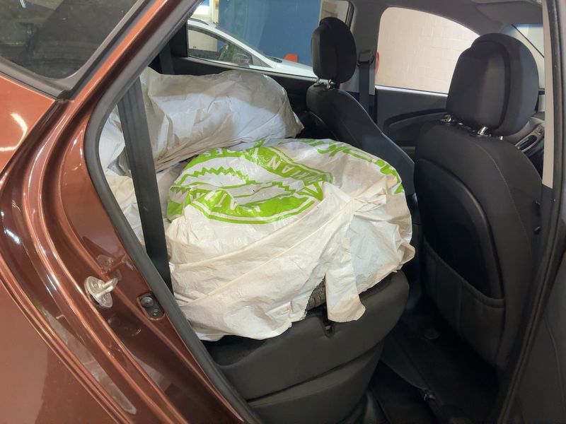 Hyundai ix35 1.7 CRDi Comfort 2WD 2015 – снимка 20