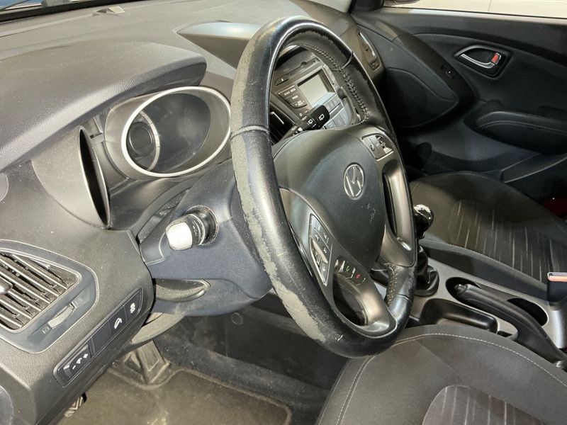 Hyundai ix35 1.7 CRDi Comfort 2WD 2015 – снимка 30