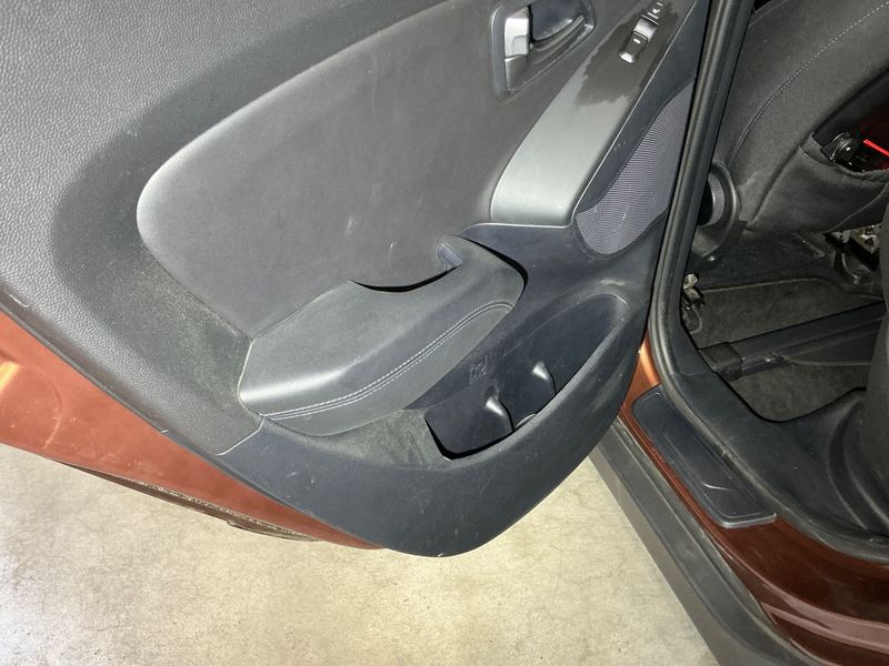 Hyundai ix35 1.7 CRDi Comfort 2WD 2015 – снимка 26