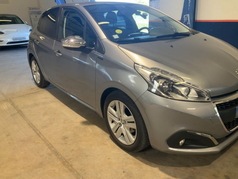 Peugeot 208 1.5 Blue-HDi Signature 2019 – снимка 12