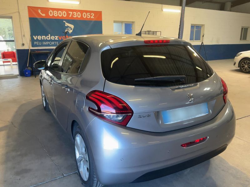 Peugeot 208 1.5 Blue-HDi Signature 2019 – снимка 6