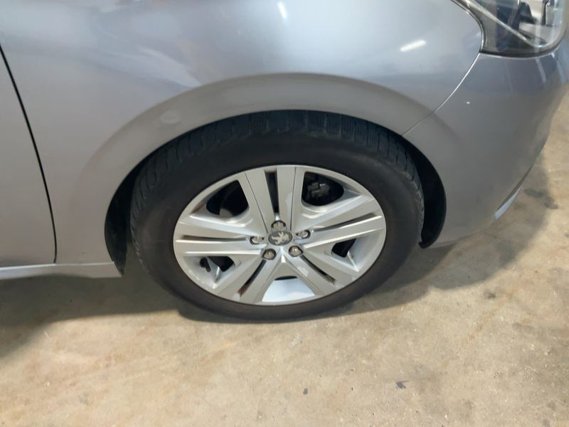 Peugeot 208 1.5 Blue-HDi Signature 2019 – снимка 11