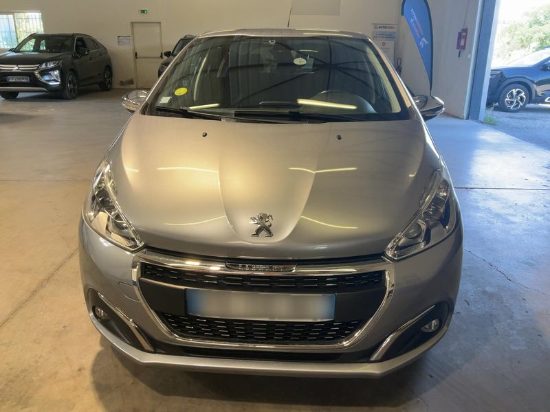Peugeot 208 1.5 Blue-HDi Signature 2019 – снимка 14