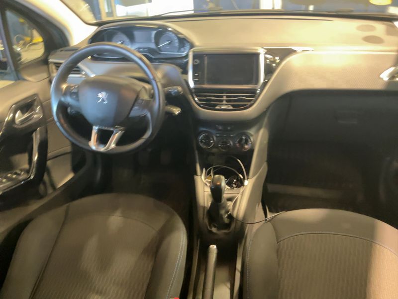 Peugeot 208 1.5 Blue-HDi Signature 2019 – снимка 17