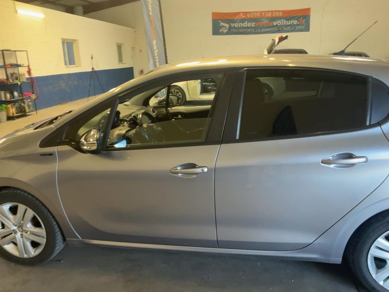 Peugeot 208 1.5 Blue-HDi Signature 2019 – снимка 4