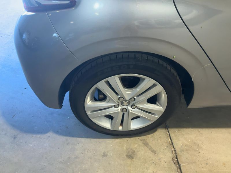 Peugeot 208 1.5 Blue-HDi Signature 2019 – снимка 9