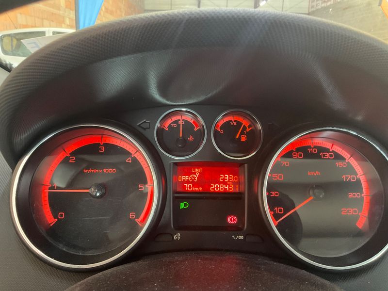 Peugeot 308 1.6 HDi Premium 2008 – снимка 4