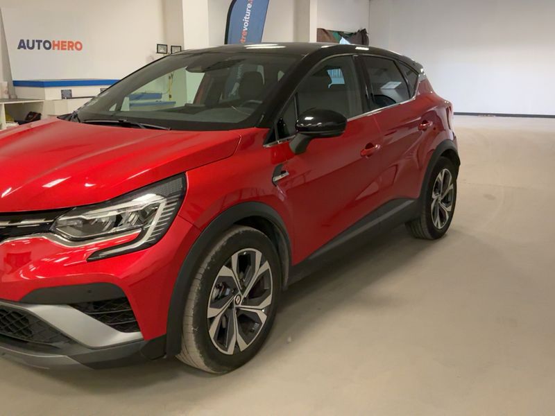Renault Captur 1.6 Hybrid E-Tech R.S. Line 2022 – снимка 2