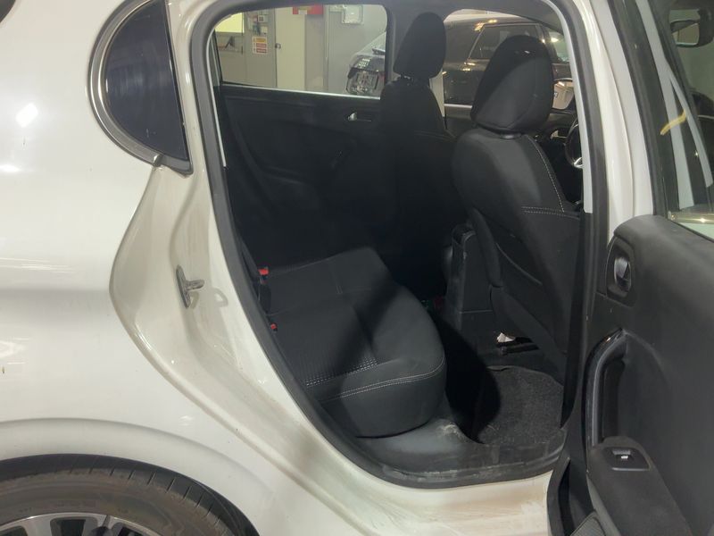 Peugeot 208 1.6 Blue-HDi Allure 2016 – снимка 19