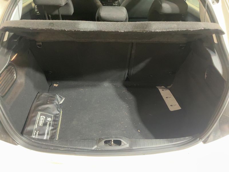 Peugeot 208 1.6 Blue-HDi Allure 2016 – снимка 15