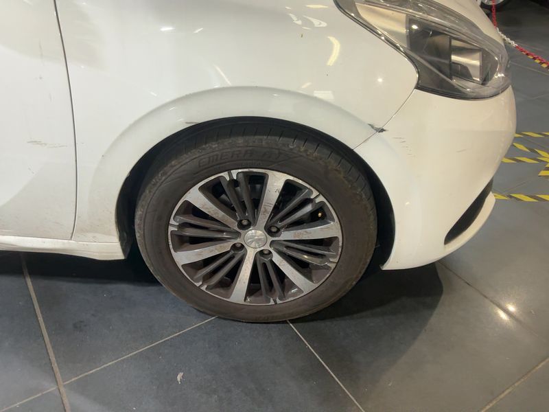 Peugeot 208 1.6 Blue-HDi Allure 2016 – снимка 11