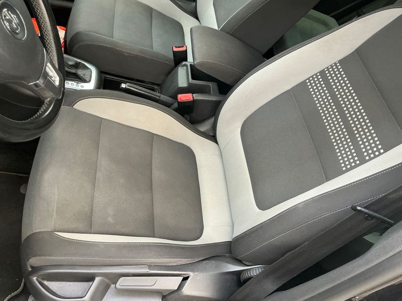 Volkswagen Golf VI Plus 2.0 TDI Life 2013 – снимка 38