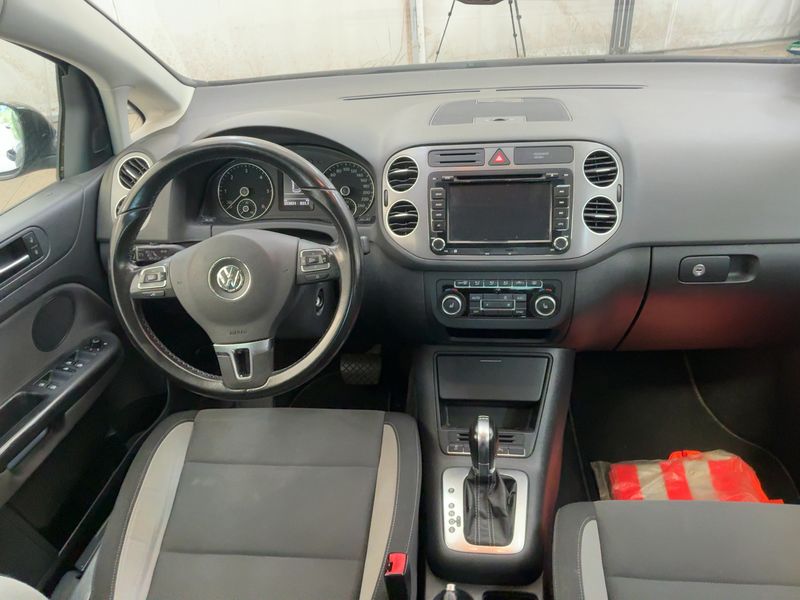 Volkswagen Golf VI Plus 2.0 TDI Life 2013 – снимка 18