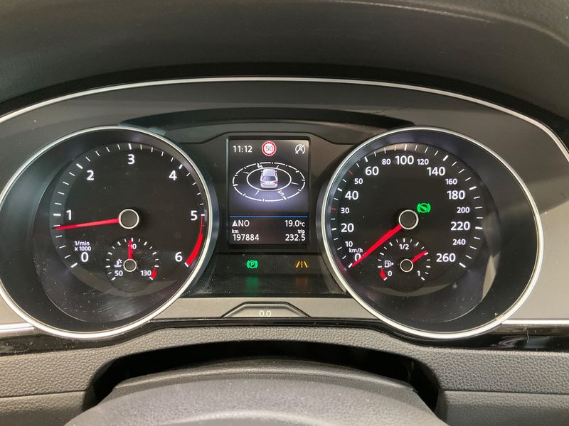 Volkswagen Passat 2.0 TDI Highline BlueMotion Tech 2015 – снимка 19