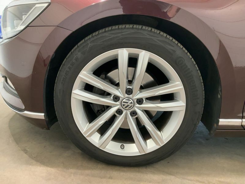 Volkswagen Passat 2.0 TDI Highline BlueMotion Tech 2015 – снимка 3