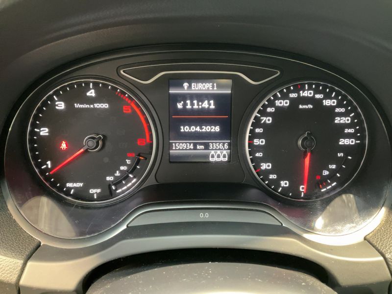 Audi A3 Sportback 1.6 TDI Design 2017 – снимка 18