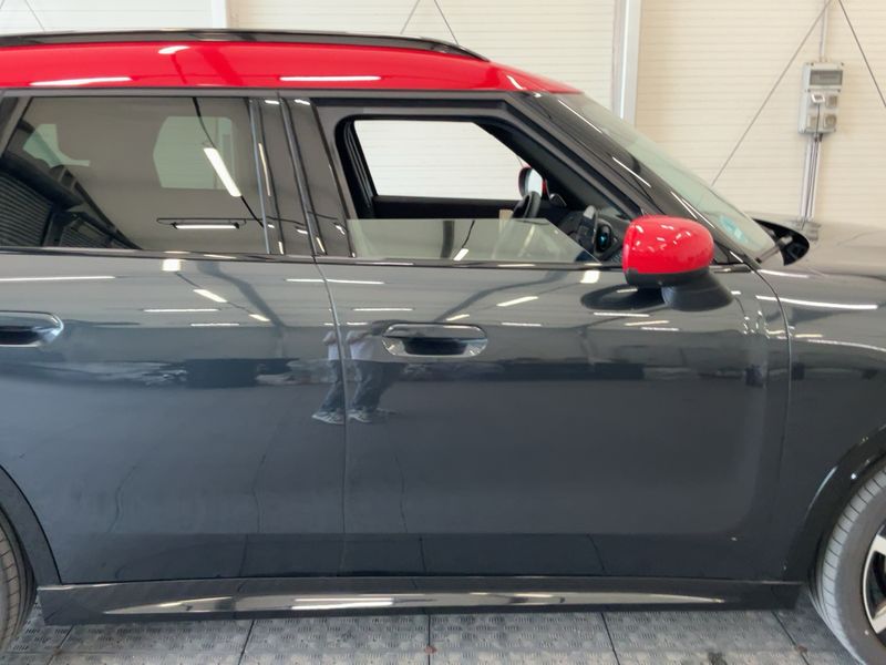 MINI Countryman John Cooper Works ALL4 John Cooper Works Trim 2024 – снимка 10