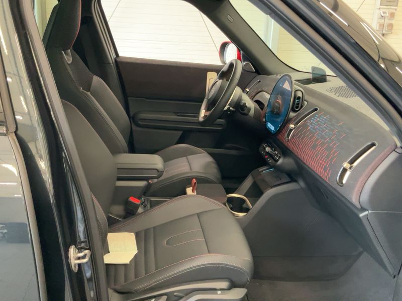 MINI Countryman John Cooper Works ALL4 John Cooper Works Trim 2024 – снимка 16