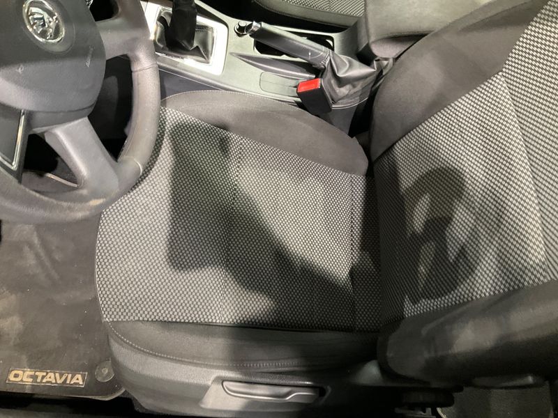 Skoda Octavia 1.6 TDI Ambition 2015 – снимка 35