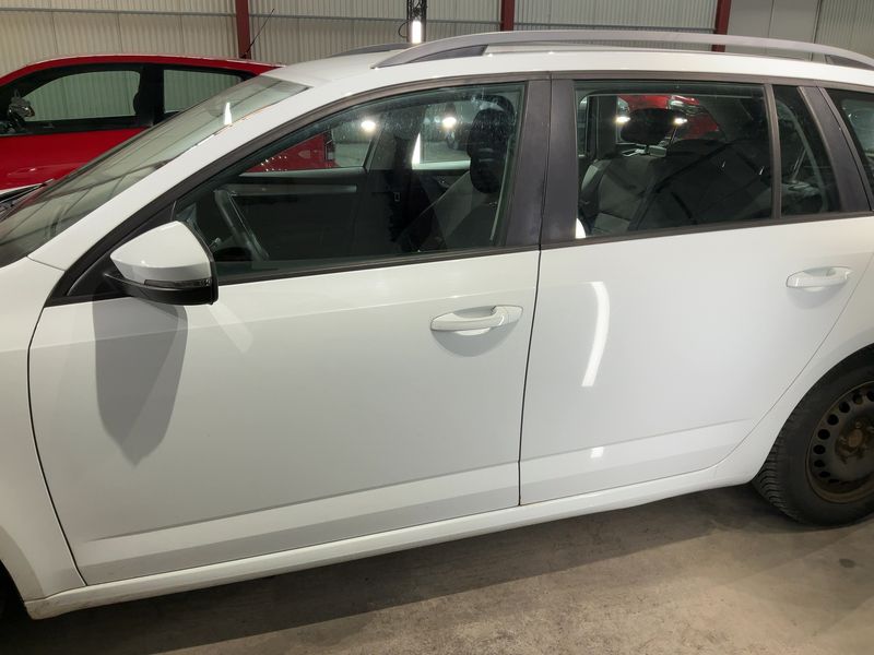 Skoda Octavia 1.6 TDI Ambition 2015 – снимка 4