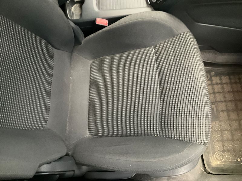 Peugeot 5008 1.6 Blue-HDi Allure 2015 – снимка 24
