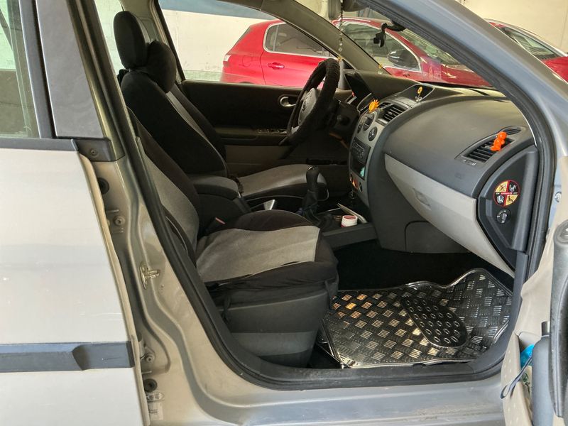 Renault Megane 1.5 dCi Expression Confort 2003 – снимка 3