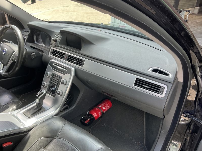 Volvo V70 2.0 D3 Momentum 2015 – снимка 25