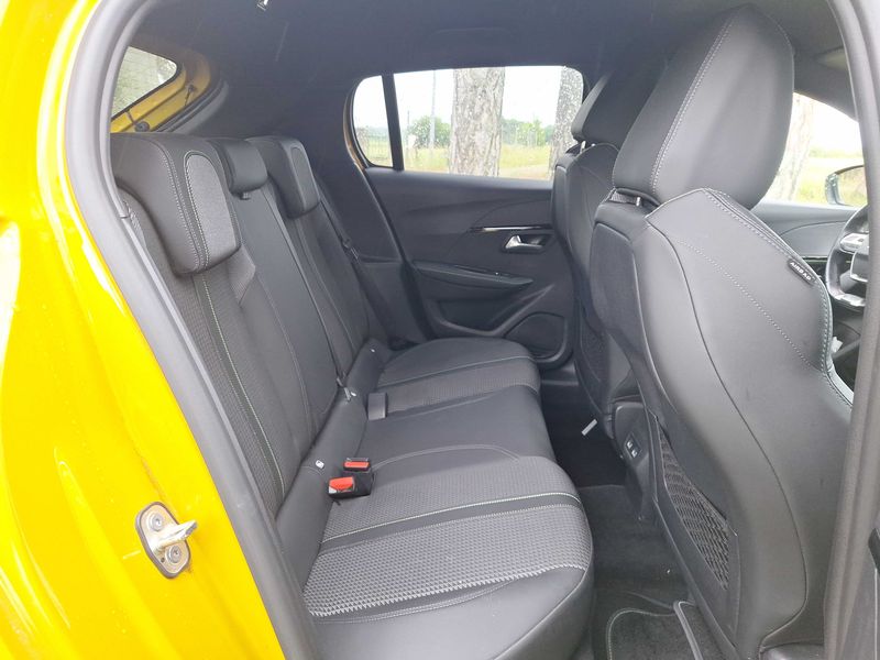 Peugeot 208 1.2 PureTech GT Line 2020 – снимка 14