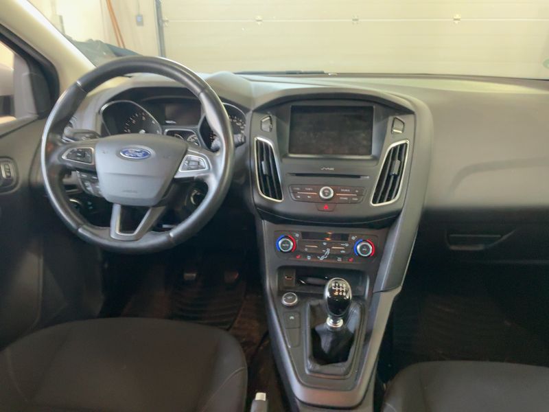 Ford Focus 1.5 TDCi Business 2018 – снимка 17