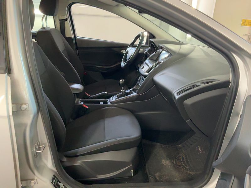 Ford Focus 1.5 TDCi Business 2018 – снимка 16
