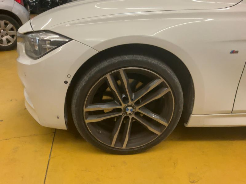 BMW 3er 320d xDrive M Sport 2017 – снимка 17