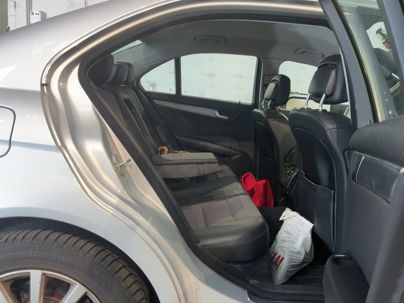 Mercedes-Benz C-Klasse C 200 CDI BlueEfficiency Avantgarde 2012 – снимка 20