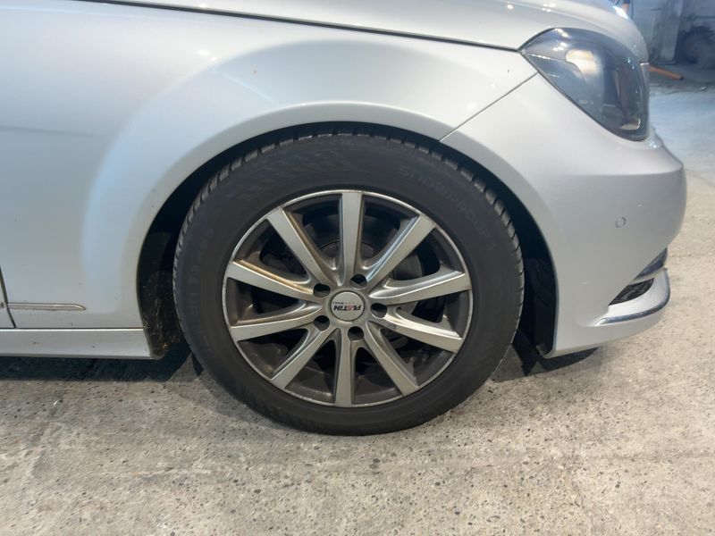 Mercedes-Benz C-Klasse C 200 CDI BlueEfficiency Avantgarde 2012 – снимка 11