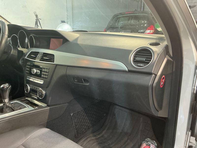 Mercedes-Benz C-Klasse C 200 CDI BlueEfficiency Avantgarde 2012 – снимка 26