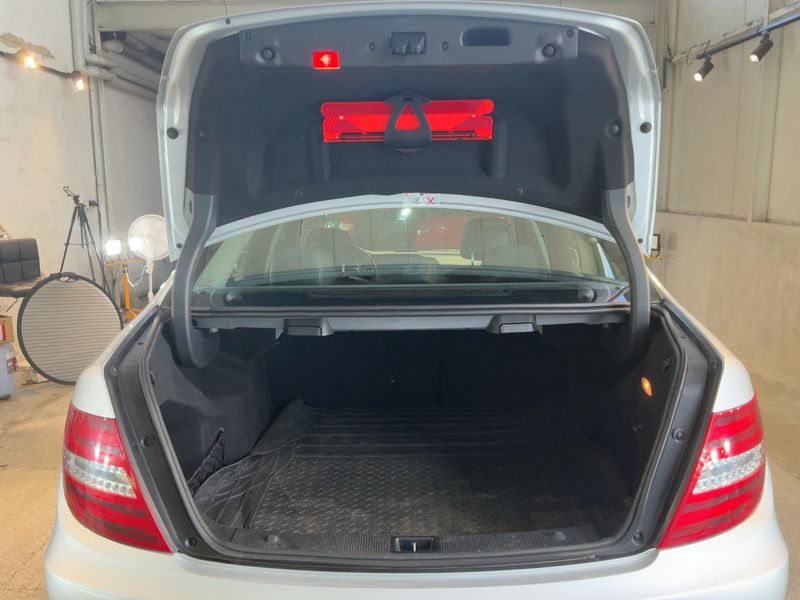 Mercedes-Benz C-Klasse C 200 CDI BlueEfficiency Avantgarde 2012 – снимка 16