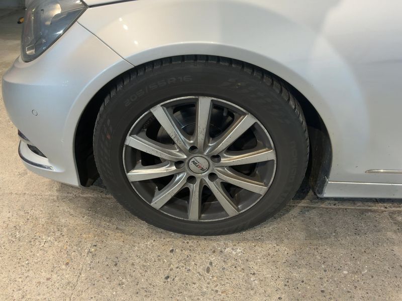 Mercedes-Benz C-Klasse C 200 CDI BlueEfficiency Avantgarde 2012 – снимка 3