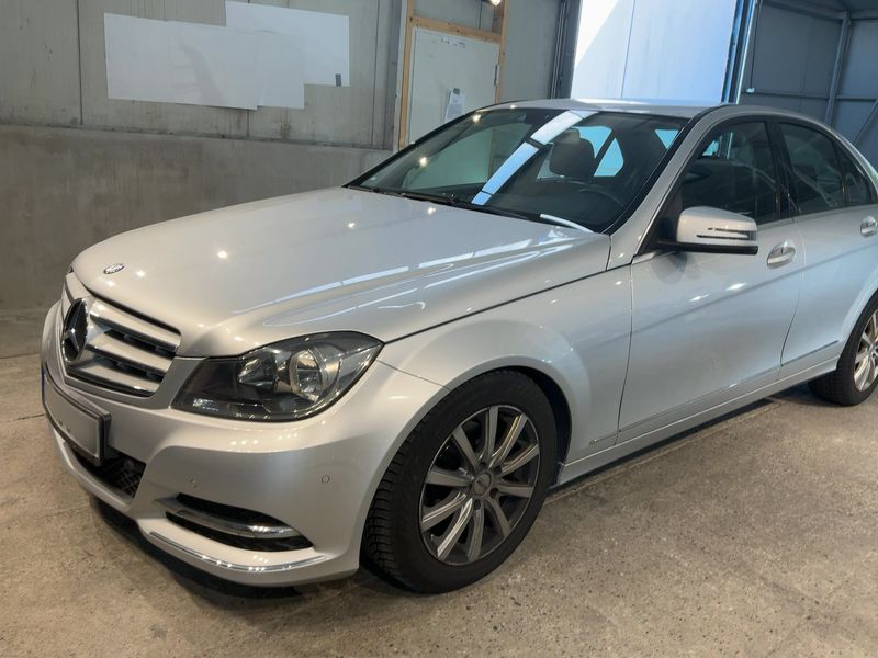 Mercedes-Benz C-Klasse C 200 CDI BlueEfficiency Avantgarde 2012 – снимка 2