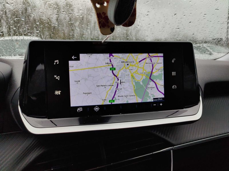 Peugeot 2008 1.2 PureTech Active Pack 2021 – снимка 13