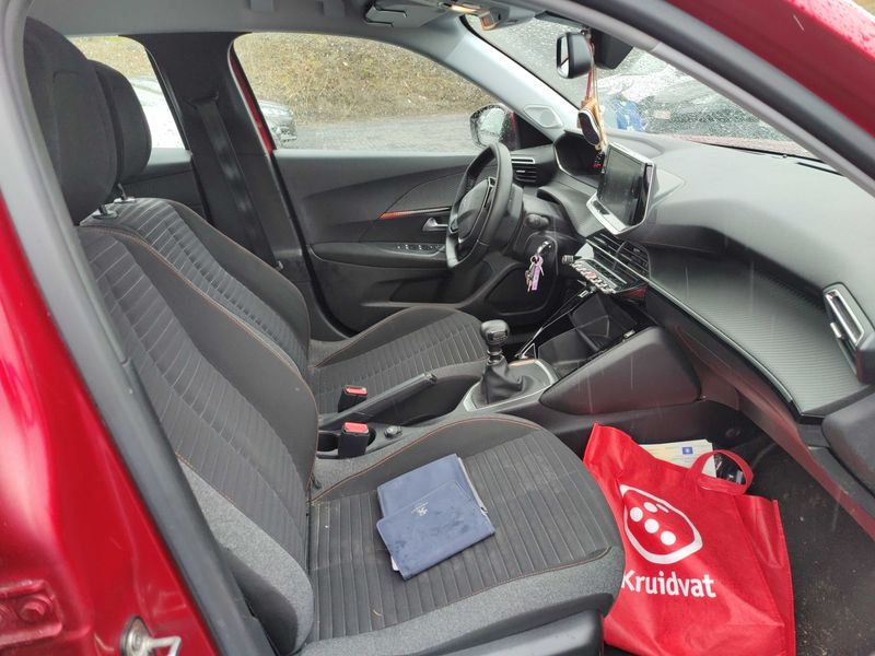 Peugeot 2008 1.2 PureTech Active Pack 2021 – снимка 10
