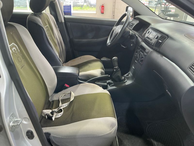 Toyota Corolla 1.4 C Compact 2003 – снимка 3