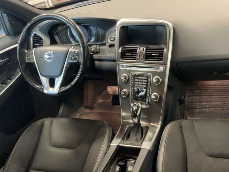 Volvo XC60 2.4 D4 Momentum AWD 2015 – снимка 18