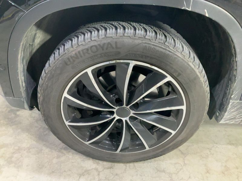 Volkswagen Tiguan 2.0 TDI Sport & Style 4Motion 2011 – снимка 3
