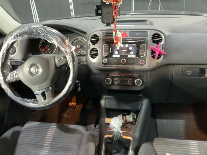 Volkswagen Tiguan 2.0 TDI Sport & Style 4Motion 2011 – снимка 17