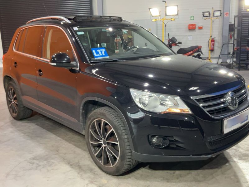 Volkswagen Tiguan 2.0 TDI Sport & Style 4Motion 2011 – снимка 12